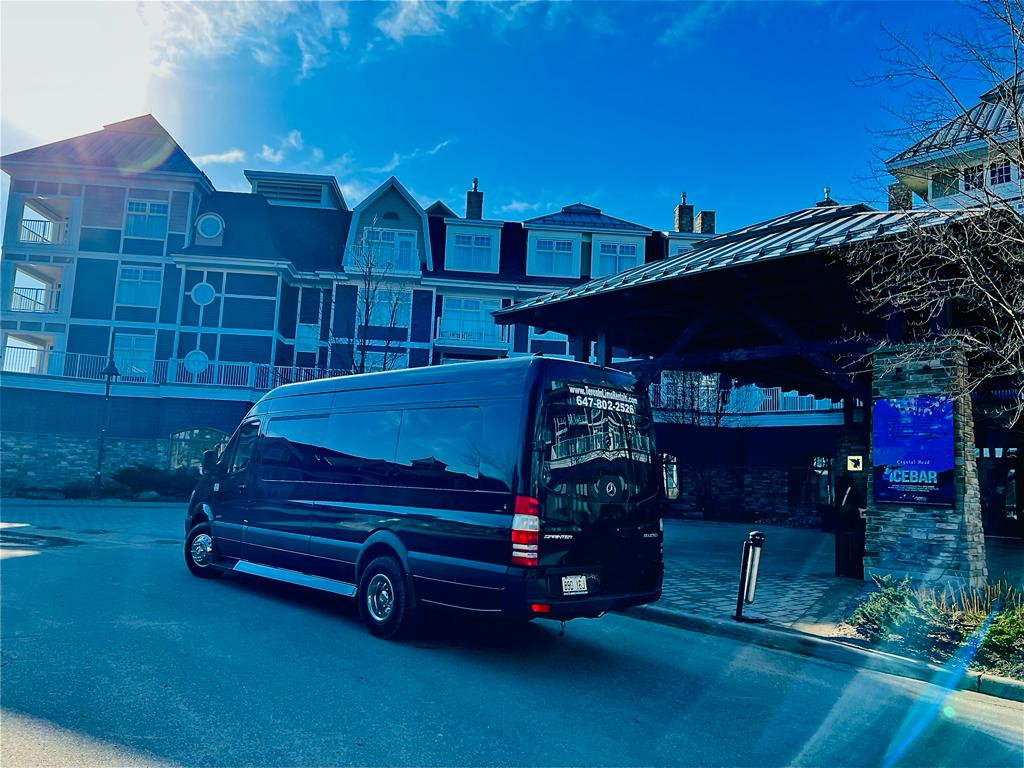 toronto party bus